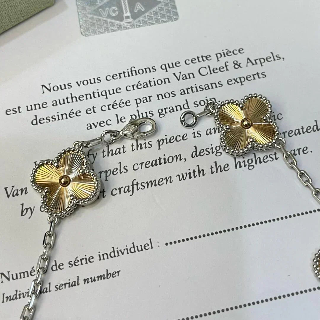 [Glow Muse] CLOVER 5 MOTIF LASER BRACELET COLLECTION