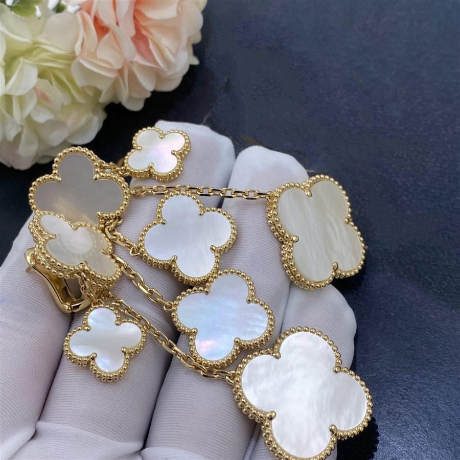 [Glow Muse]CLOVER EARRINGS WHITE MOP 4 MOTIFS GOLD
