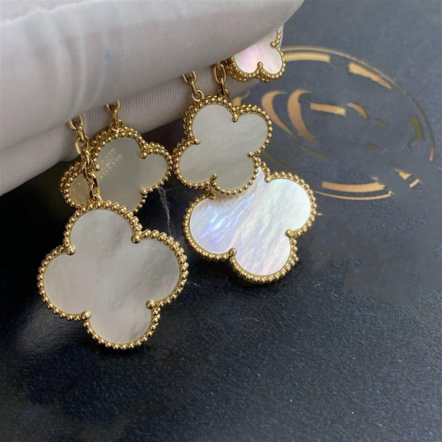[Glow Muse]CLOVER EARRINGS WHITE MOP 4 MOTIFS GOLD