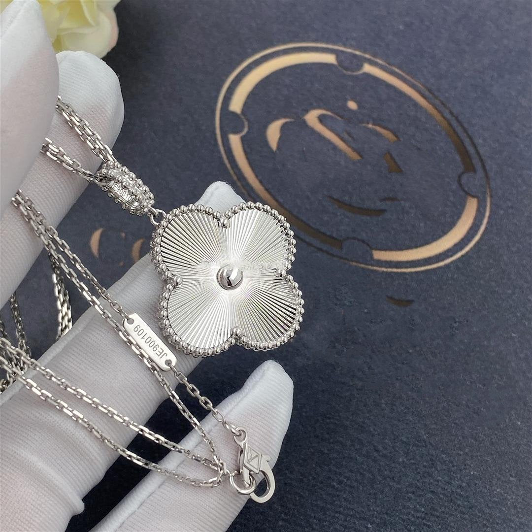 [Glow Muse]CLOVER 25MM SILVER BIG CLOVER NECKLACE