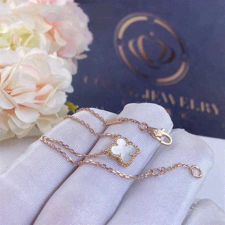 [Glow Muse]CLOVER WHITE MOP SINGLE FLOWER BRACELET
