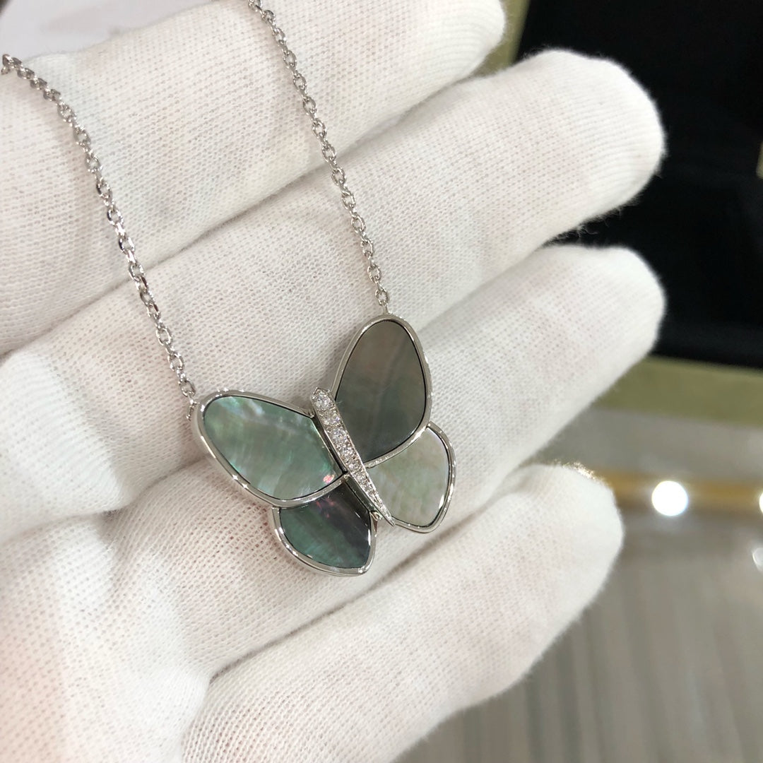 [Glow Muse]LARGE BUTTERFLY SILVER PENDANT DIAMOND NECKLACE