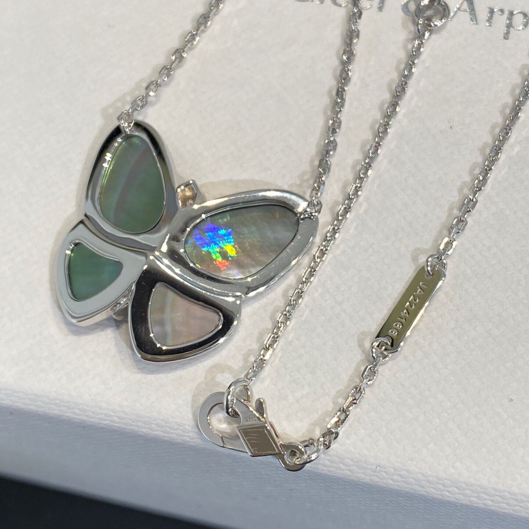 [Glow Muse]LARGE BUTTERFLY SILVER PENDANT DIAMOND NECKLACE