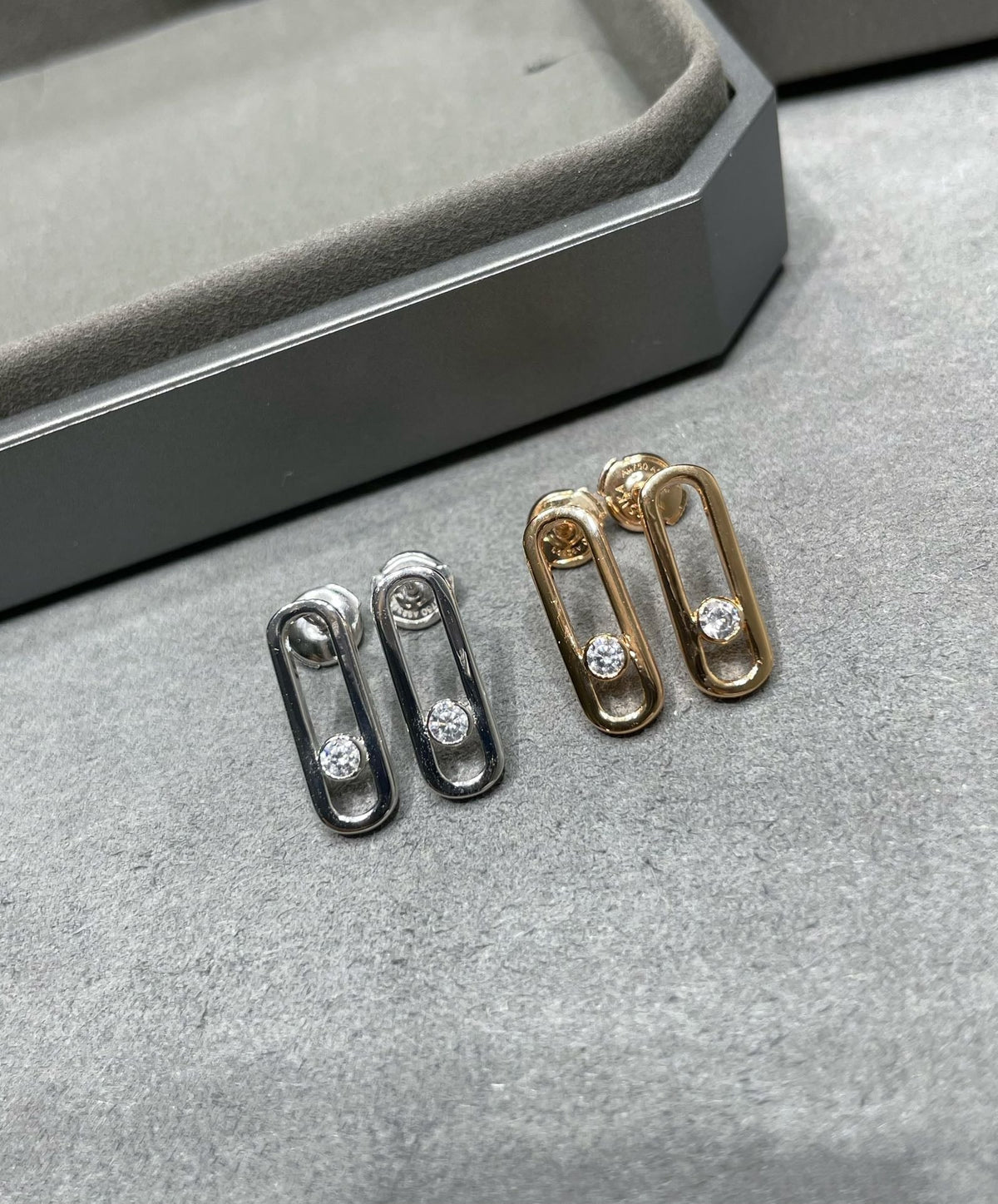 [Glow Muse]MOVE UNO SMALL 1 DIAMOND EARRINGS