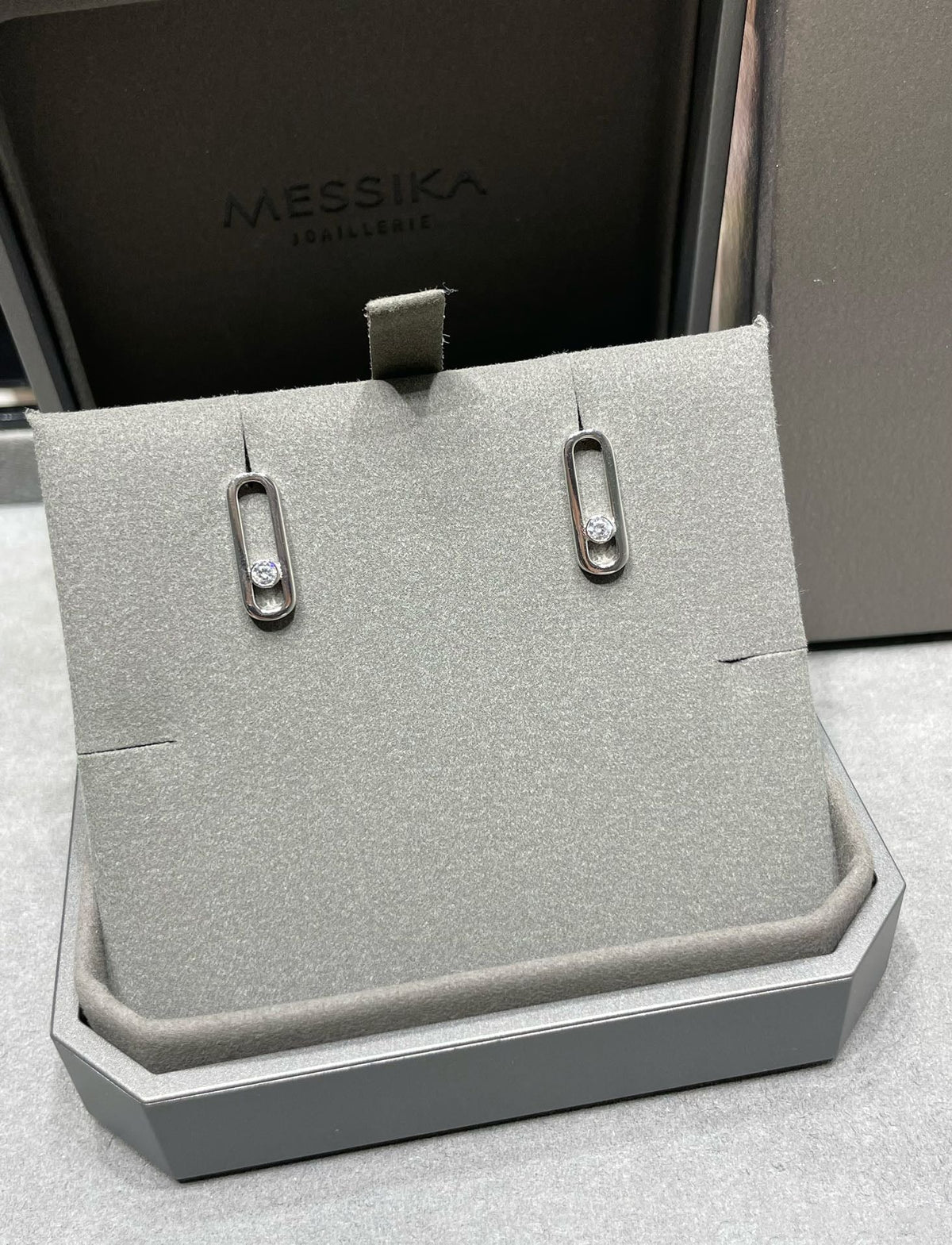 [Glow Muse]MOVE UNO SMALL 1 DIAMOND EARRINGS
