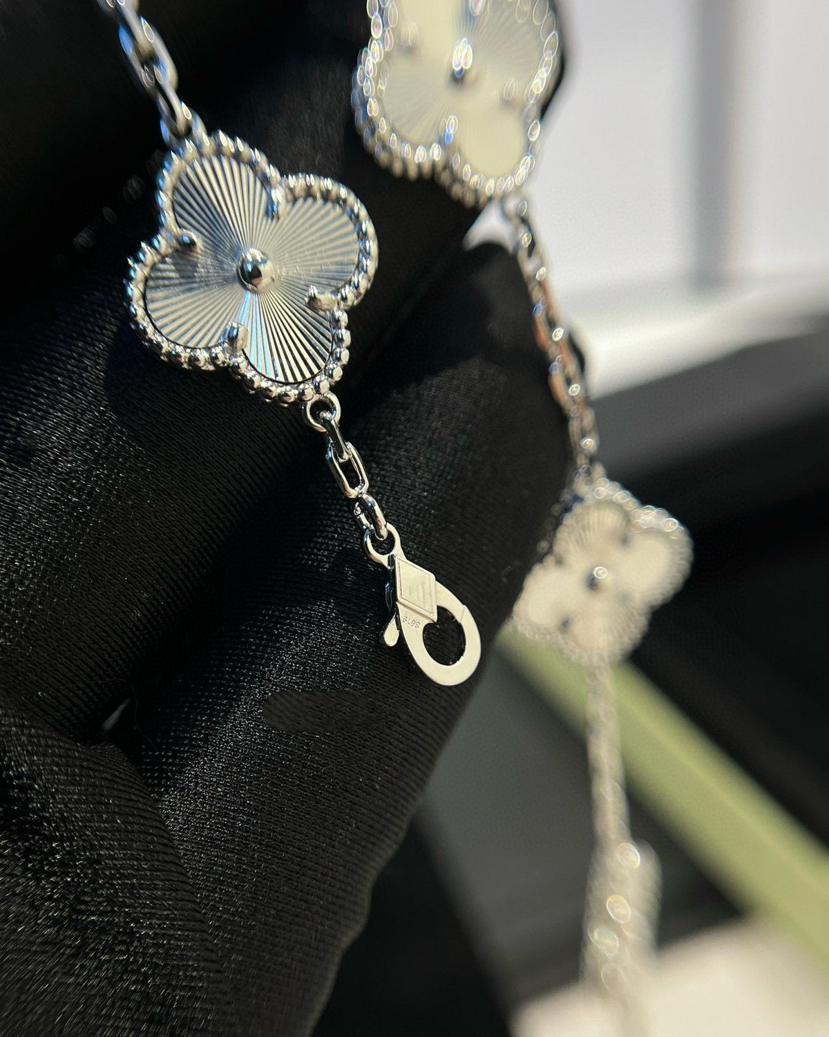 [⭐Glow Muse] CLOVER 5 MOTIF LASER BRACELET COLLECTION
