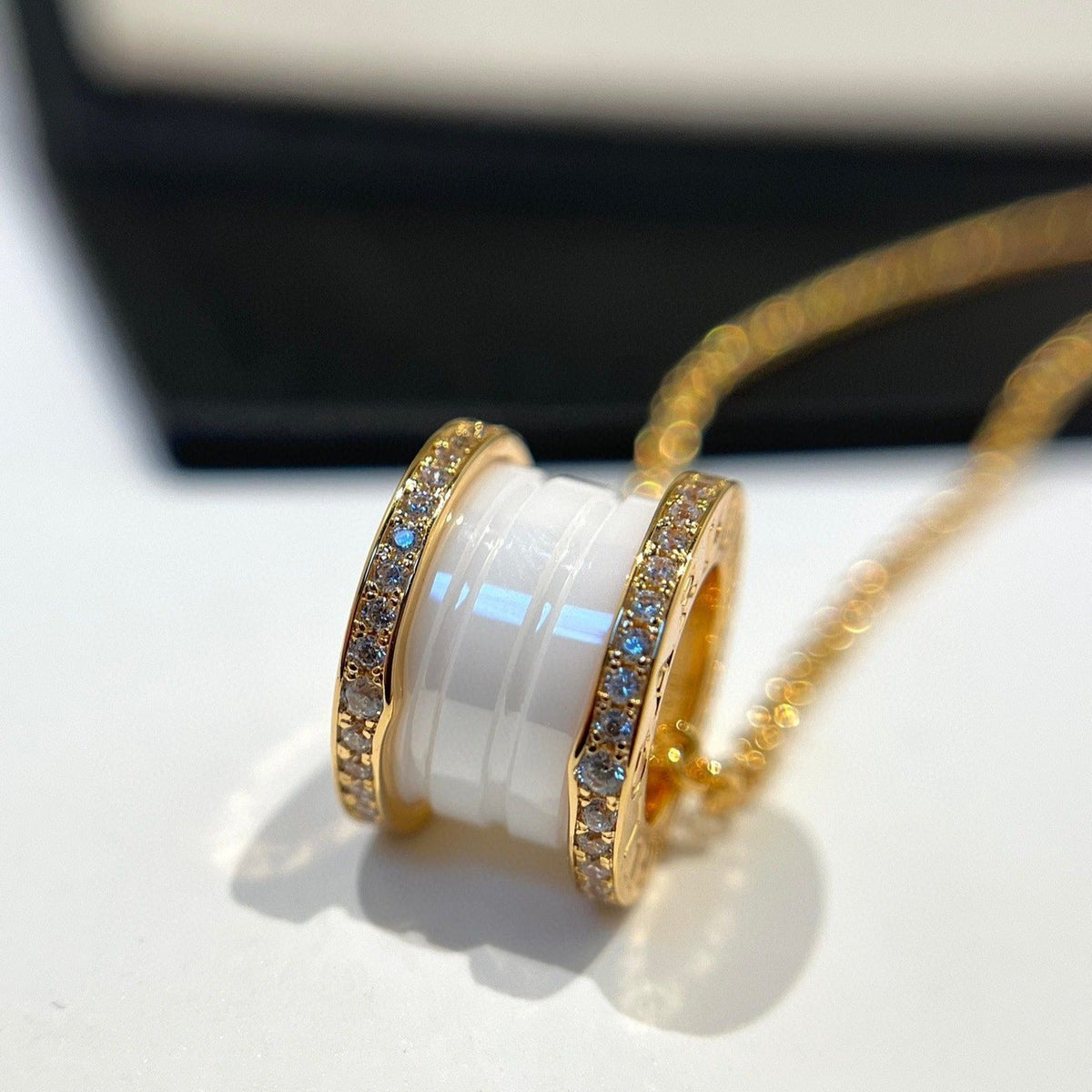 [Glow Muse]ZERO 1 WHITE CERAMIC DIAMOND PINK GOLD NECKLACE